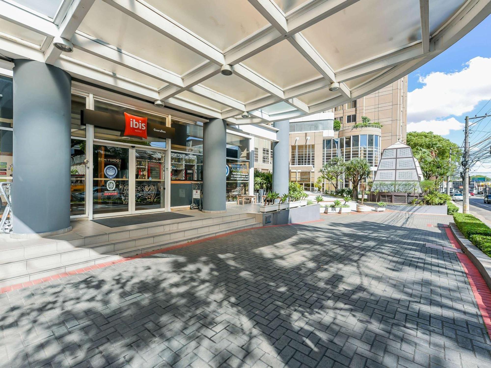 Отель Ibis Guarulhos Aeroporto Экстерьер фото